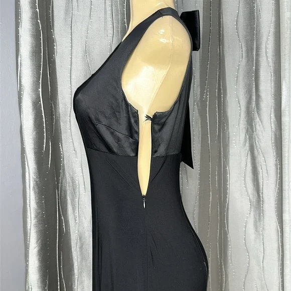 Ralph Lauren Black Maxi Dress Sz 8 embellished with a silk bow on the back - Picture 5 of 10